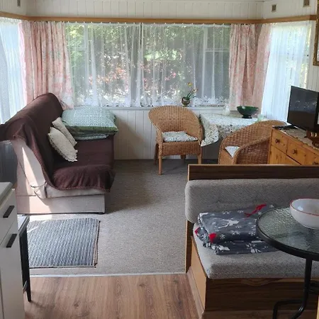 Nad Jeziorem W Chlopowie Ferienhaus